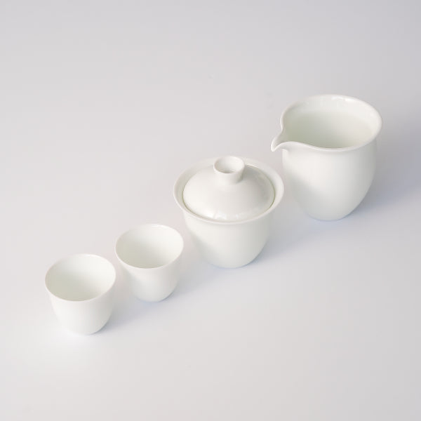 景徳鎮茶器セット•蓋碗と茶海(青花梅花山水) - 食器