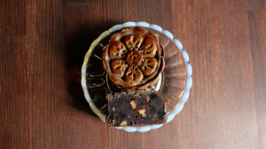 【表参道SHOP先行発売】古代瓦月餅 キハダとチョコの月餅